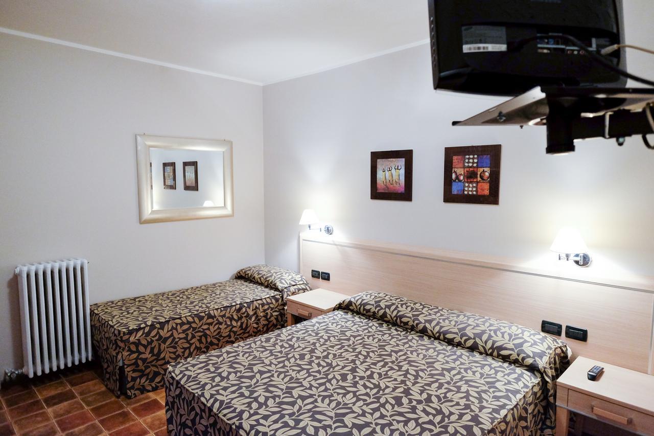 Hotel Monte Cimone Caldonazzo Habitación foto